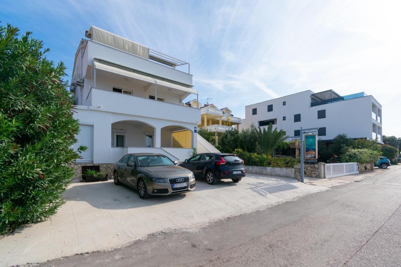 Apartments By The Sea Mandre, Pag - 4093 Kolan Zewnętrze zdjęcie