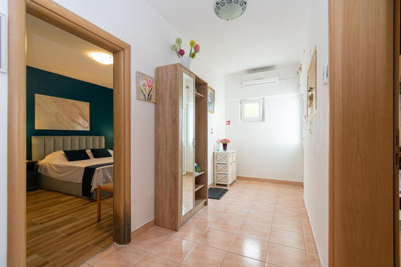 Apartments By The Sea Mandre, Pag - 4093 Kolan Zewnętrze zdjęcie