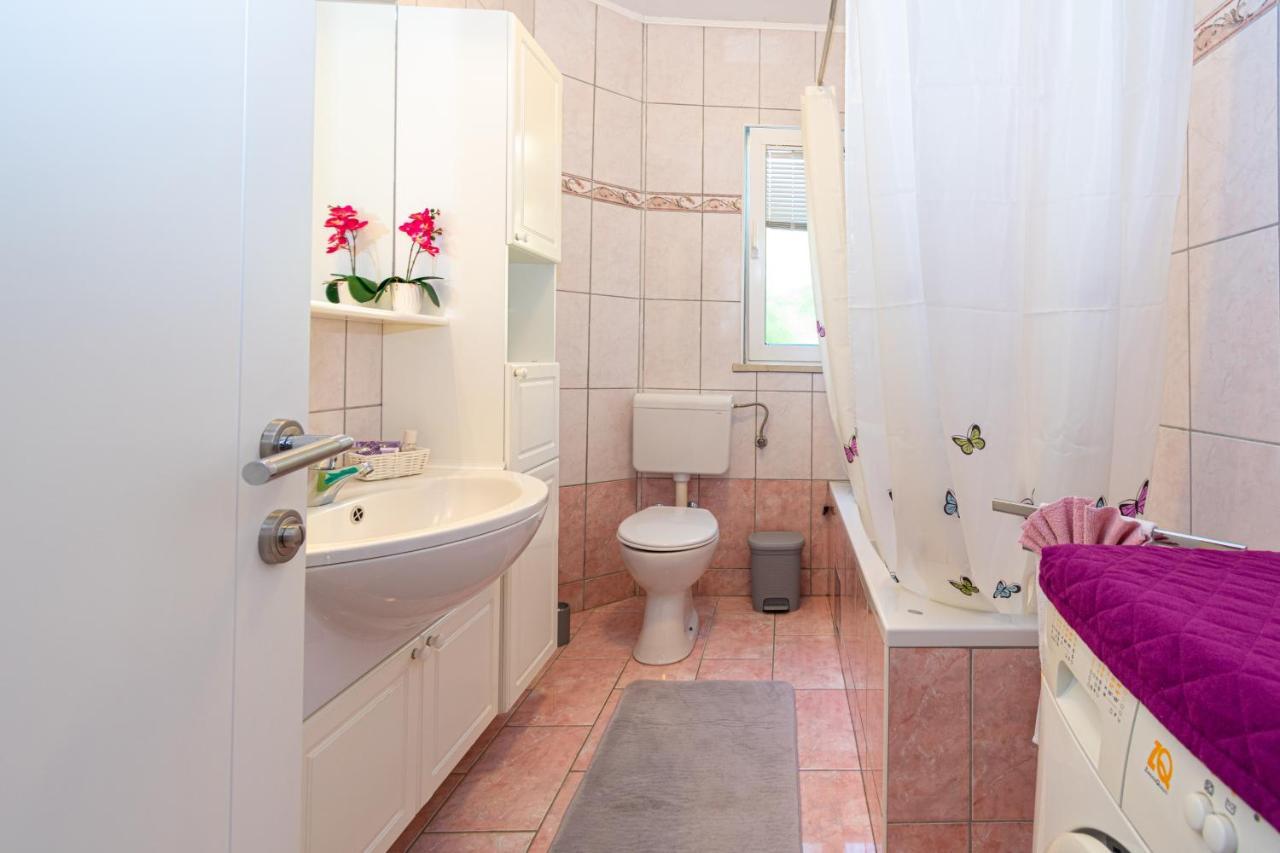Apartments By The Sea Mandre, Pag - 4093 Kolan Zewnętrze zdjęcie