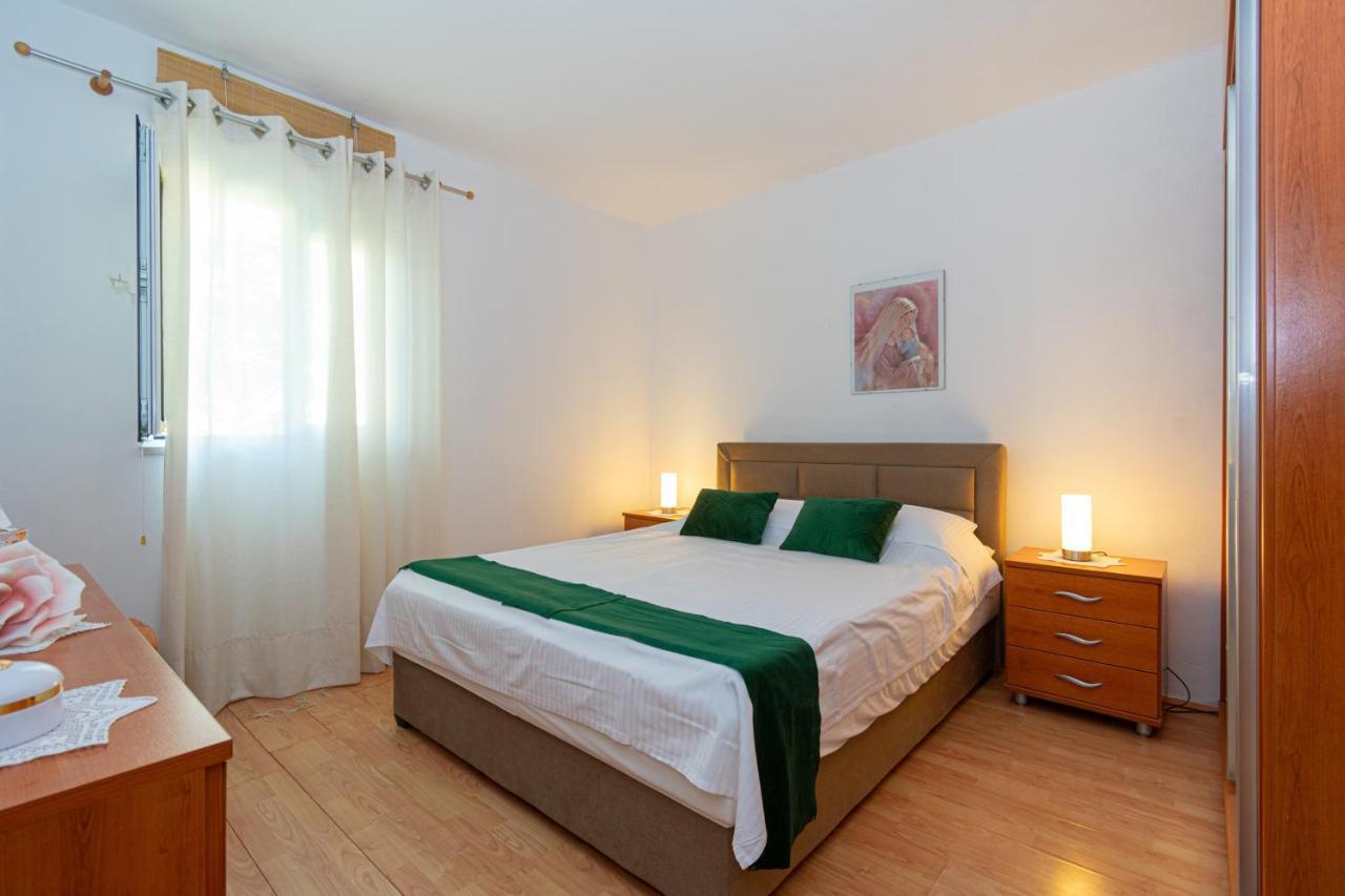 Apartments By The Sea Mandre, Pag - 4093 Kolan Zewnętrze zdjęcie