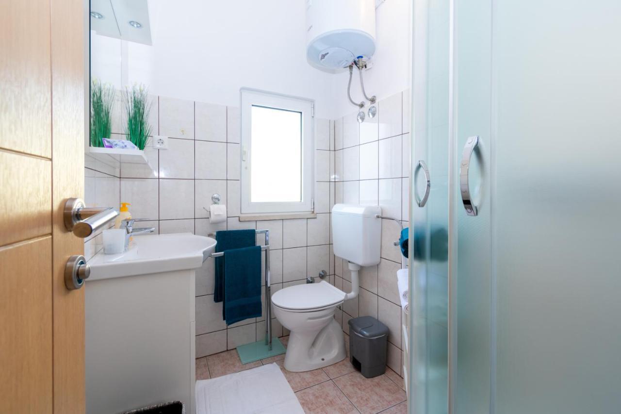 Apartments By The Sea Mandre, Pag - 4093 Kolan Zewnętrze zdjęcie