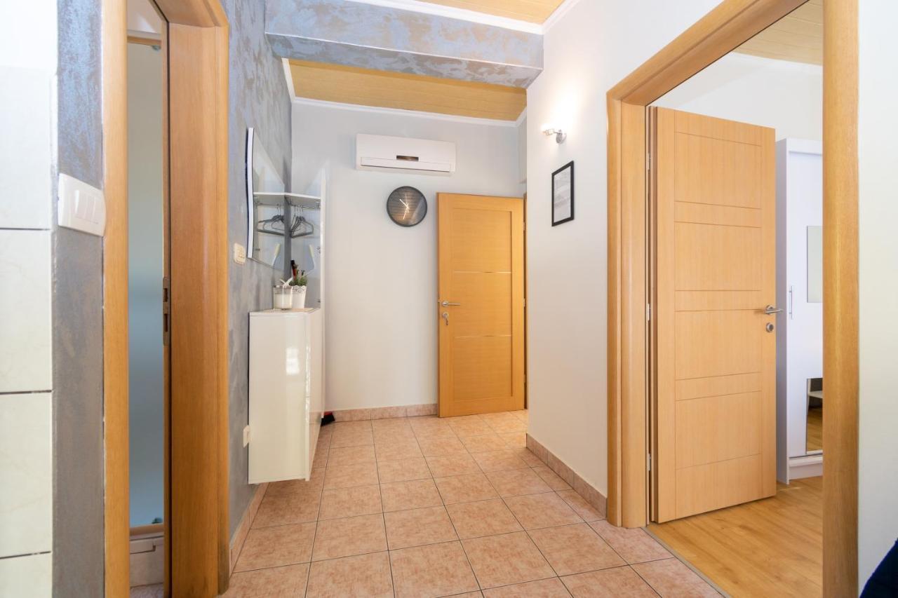 Apartments By The Sea Mandre, Pag - 4093 Kolan Zewnętrze zdjęcie